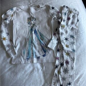 Hanna Andersson Elsa pajamas size 4